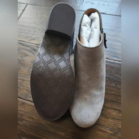 Vionic Water Repellent Suede Ankle Boots - Marissa. Size 6 M. - Picture 10 of 14